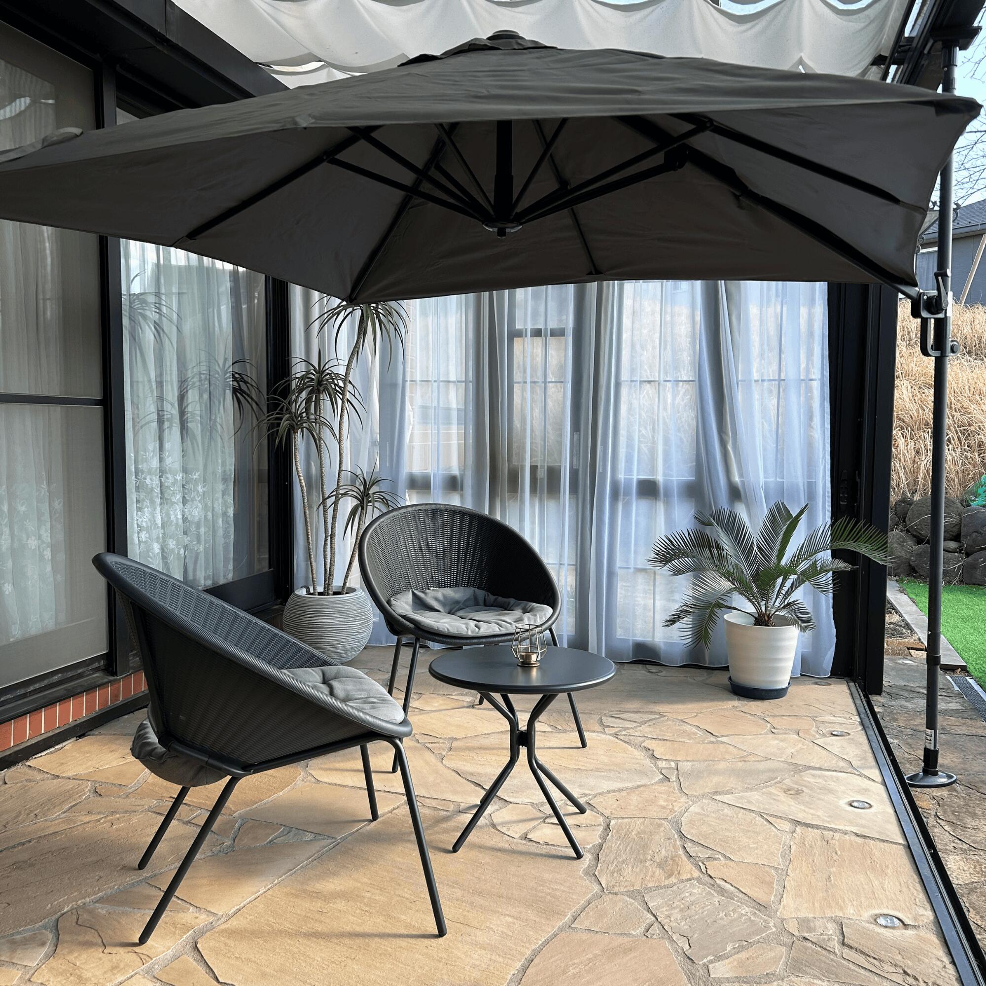 ガーデン テーブル チェア  パラソル セット ４点 ファニチャー ベンチ 雨ざらし 屋外 コンパクト お庭 家具 オシャレ おしゃれ バルコニー セット DEPOS 敬老の日 ラタンバルコニー３点 パラスマート2 ソファ 人工ラタン ラタン風  プレゼント 新生活 春休み 引っ越し