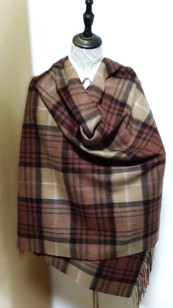 【FASHIONクーポン】 新入荷 新色 極上ラムウール100% タータンチェック 超大判 厚手ストール/マフラー ショール ラグジュアリー 男女兼用 贅沢 軽量 暖か 通勤 通学 冷房対策 一年中 オールシーズン 母の日 誕生日 プレゼン ギフト 旅行 行楽