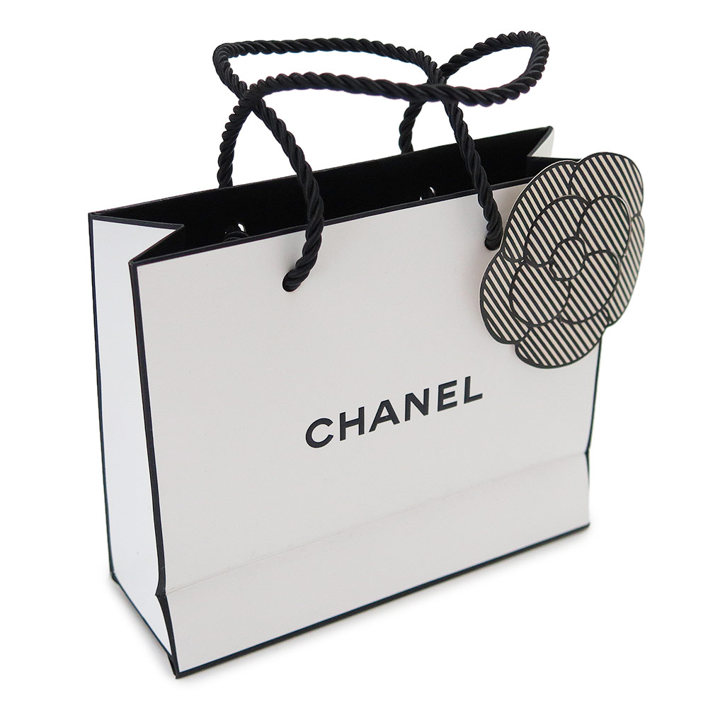 PRADA & CHANEL ショップ袋 2点セット ブランド紙袋 - メルカリ