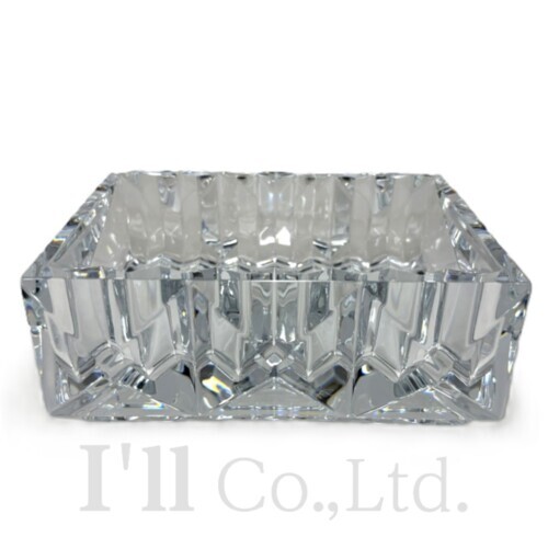 【中古】Baccarat バカラ ルクソール 小入れもの 2812564 水晶硝子 せつ然たる ブランド名小物 室内装飾小物 飾りつけ オブジェ 佩び物入れもの 宝飾品ボックス席 アッシュトレイ 灰皿 御盆【中古】【81644】