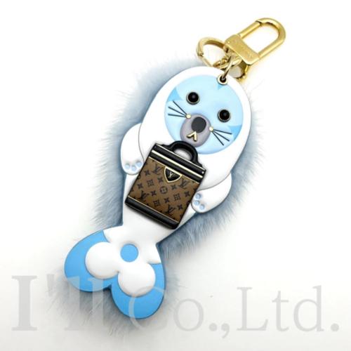 【中古】Louis Vuitton　ルイ・ヴィトン　ポルトクレ　LVシール　M00550　レザー　ミンクファー　メタル　ライトブルー　ホワイト　ブラウン　ゴールド　アクセサリー小物　ブランド小物　レザー　キーホルダー　キーリング　バッグチャーム　アザラシモチーフ　あざらし　水