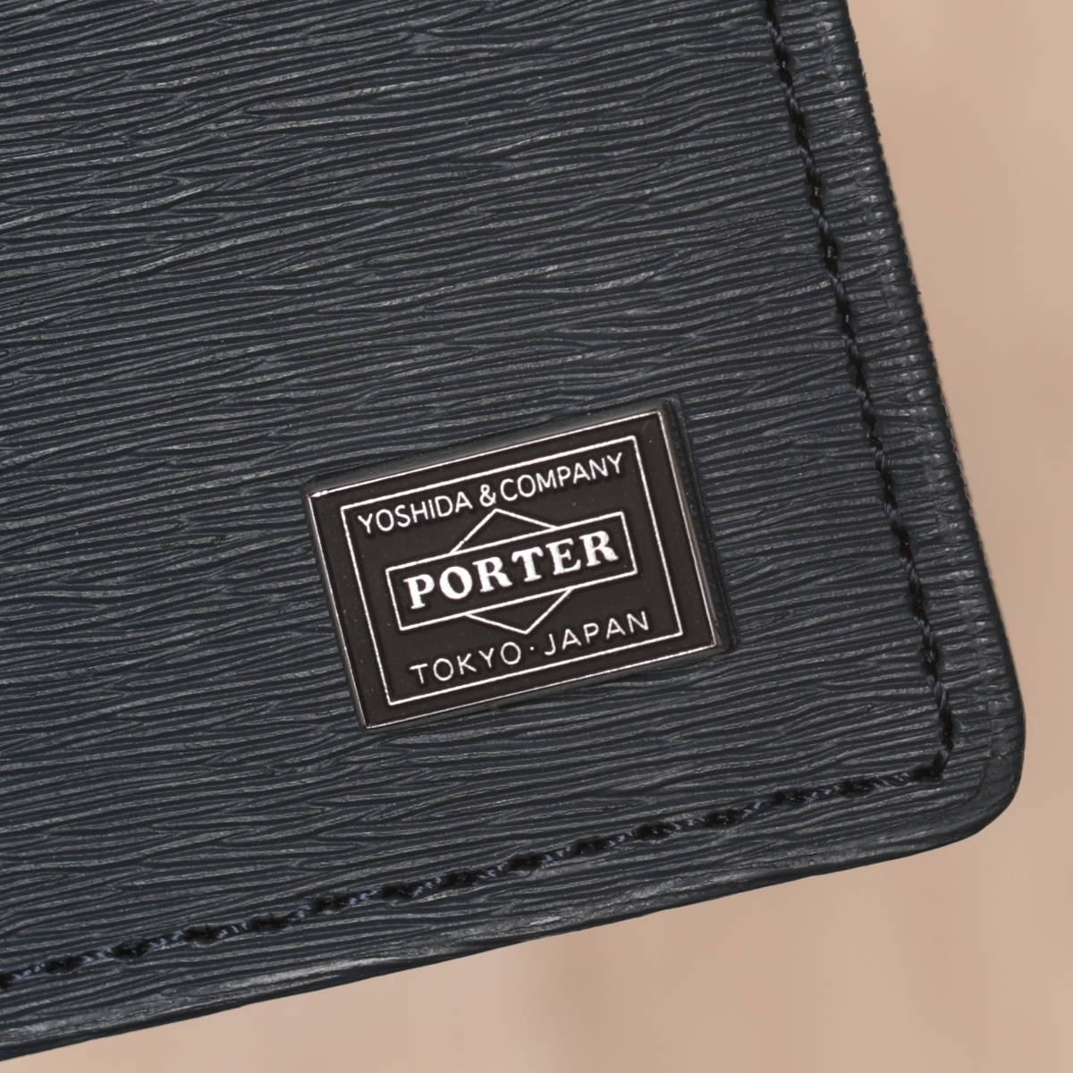 ポーター カレント 052-02215 BLACK CLIP CURRENT FOLD HALF IN JAPAN MADE MONEY PASMO  PORTER SUICA lyd05202215-0010 カード シンプル スイカ スリム スーツ バス パスモ ビジネス ブラック マネークリップ  二つ折り 吉田鞄 定期 日本製 紙幣 財布