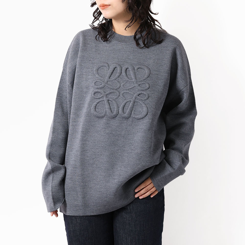 LOEWE 秋冬2024 ニット・セーター 仕立ての技でシルエットを遊んだロエベ──特集：ローゲージか