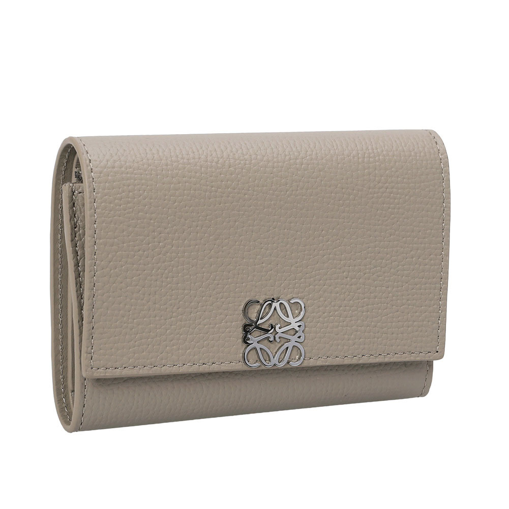 〈ｸｰﾎﾟﾝ5%OFF〉ロエベ／LOEWE "アナグラム バーティカル ウォレット スモール" ぺブルグレインカーフ・三つ折り財布・コンパクトウォレット(クレイ) C821S33X12 5541／CLAY｜IL TELAIO DUE