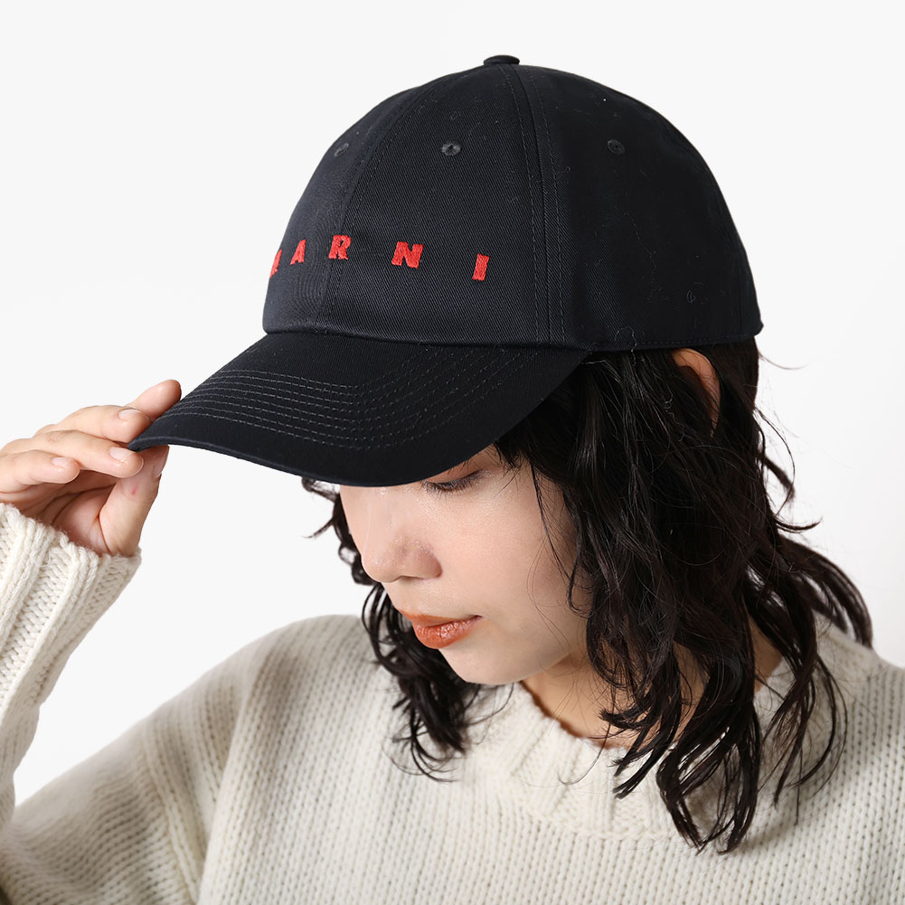 〈SUMMERSALE〉〈ｸｰﾎﾟﾝ5%OFF〉マルニ／MARNI "オーガニックギャバジン製ベースボールキャップ" 刺しゅうロゴ入り 帽子(ブラック) CLZC0108S0 UTC31 00N99／BLACK[返品OK]｜IL TELAIO DUE
