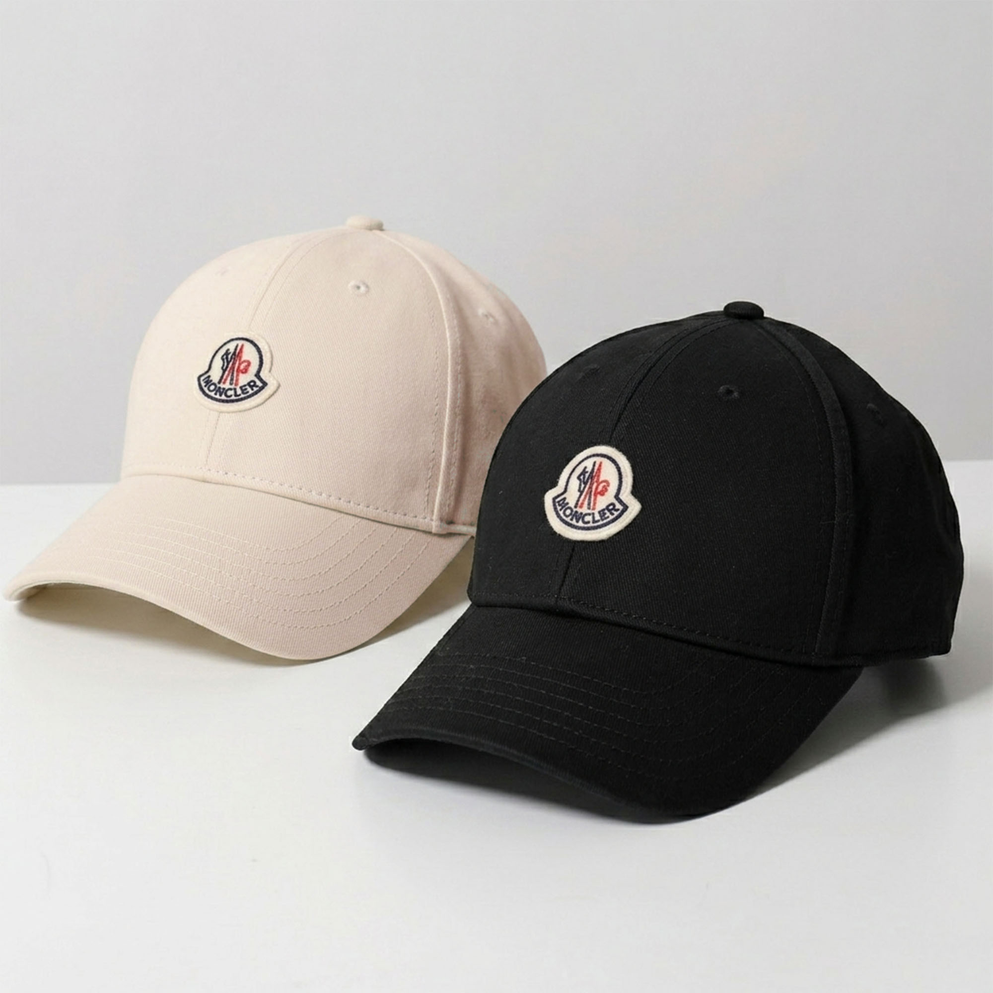 〈SUMMERSALE〉〈ｸｰﾎﾟﾝ5%OFF〉モンクレール／MONCLER "Gabardine Baseball Cap ギャバジン ベースボールキャップ&rdquo; レディース ロゴパッチ付き 帽子(アイボリー ブラック) L1093 3B00008 04863 081 999／BIANCO BLACK[返品OK]｜IL TELAIO DUE