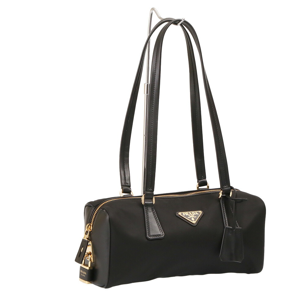 〈ｸｰﾎﾟﾝ5%OFF〉プラダ／PRADA "パドロック付 ミディアム Re-Nylon xレザー トップハンドルバッグ&rdquo; ハンドバッグ・肩掛け (ブラック) 1BB127 TESSUTO+VITELLO(2C8Q V_ODO) NERO[返品OK]｜IL TELAIO DUE 179,100円