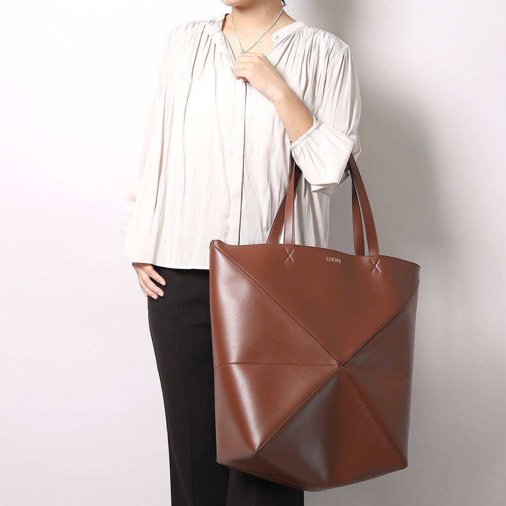 A*o様 【AKOさん専用】LOEWE ブラウン トートバッグ A*o様 【AKOさん専用】LOEWE ブラウン トートバッグ - メルカリ