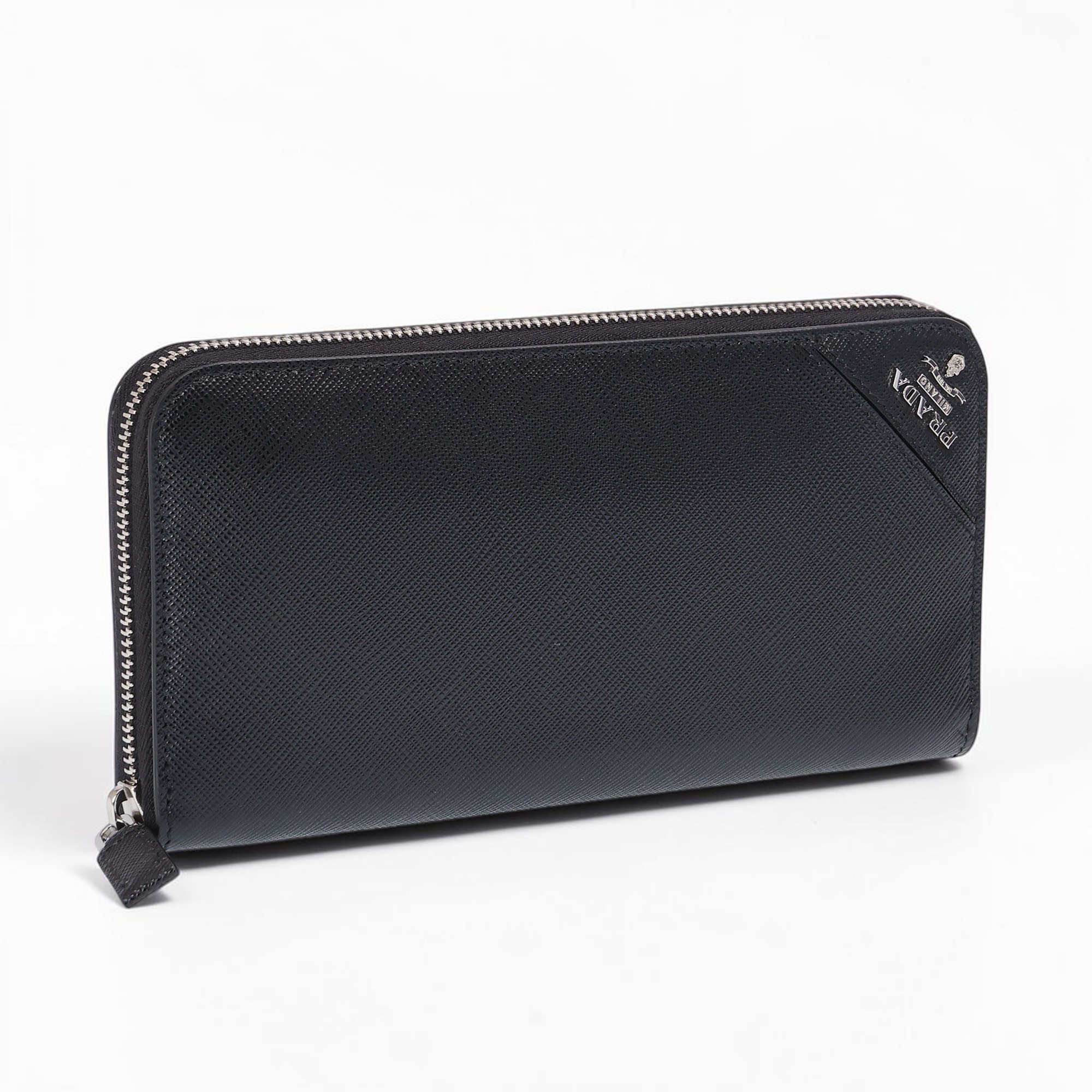 【ｴﾝﾄﾘｰでP5】プラダ／PRADA メタルロゴ・レザーラウンドファスナー長財布・ロングウォレット(ブラック) 2ML317 SAFFIANO METAL(QME) F0002／NERO[返品OK]｜イル　テライオ