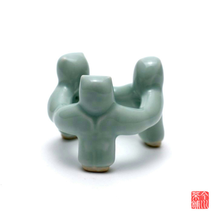 【茶道具】三人形 眞清水蔵六作 蓋置 楽天市場】【名品茶道具 / 茶道具 / 蓋置】 真清水蔵六作 / 三ツ