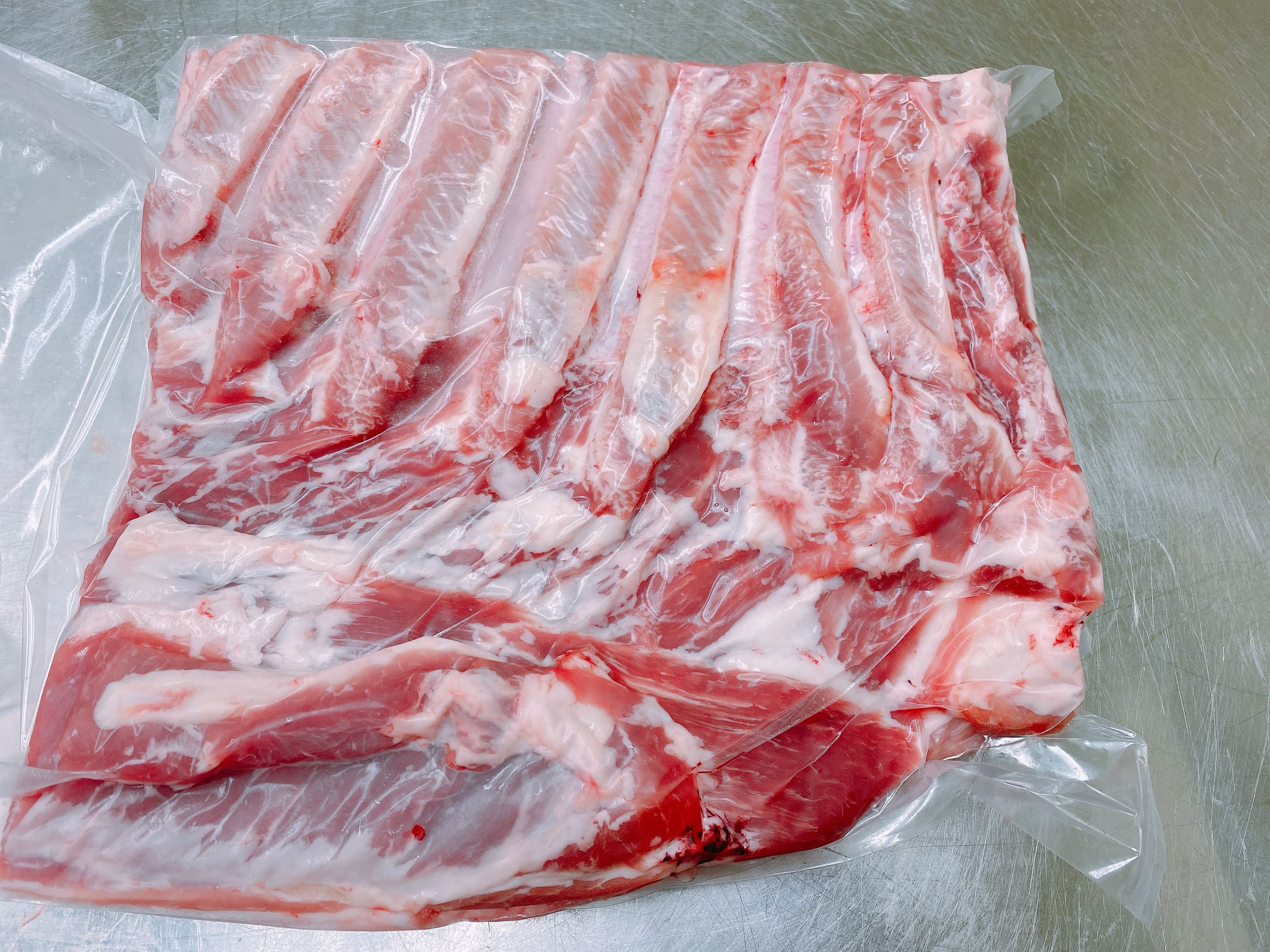 ＼ランキング入賞／【フレッシュな冷蔵でお届け】千葉県産 いも豚 バラ ブロック 塊 2kg 大容量 業務用 飲食店 送料無料 国産 豚肉 ぶた ブタ ブランド豚 肉 冷蔵 チルド 鮮度 柔らかい あっさり 豚カルビ 焼肉 サムギョプサル 韓国料理 しょうが焼き 生姜焼き