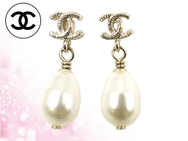 Import Collection Chanel Accessories Earrings A61016 Chanel Accessories Earrings A61016 Gold Cc Tear Drop Pearl Las