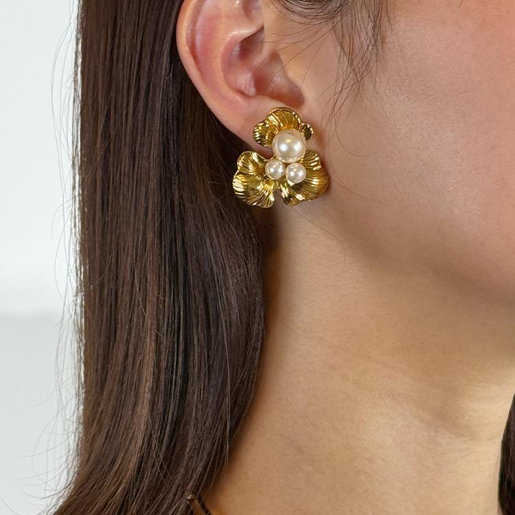 【ADER.bijoux アデルビジュー】 PETAL pearl イヤリング 2025p