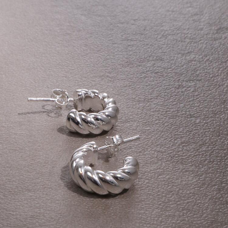 新品！ニナエジュール ピアス プランプムーンフープ LOYTO STORE｜【NINA&JULES(ニナ・エ・ジュール)】プランプ