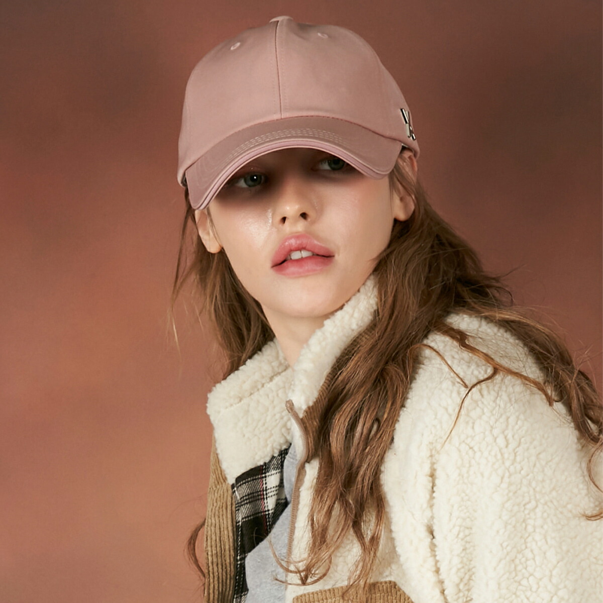 サエラ風＊おシャレ帽子:*:✼✿ ゜:*:✼.。✿.。 韓国直輸入【VARZAR】Stud logo over fit ball cap バザール