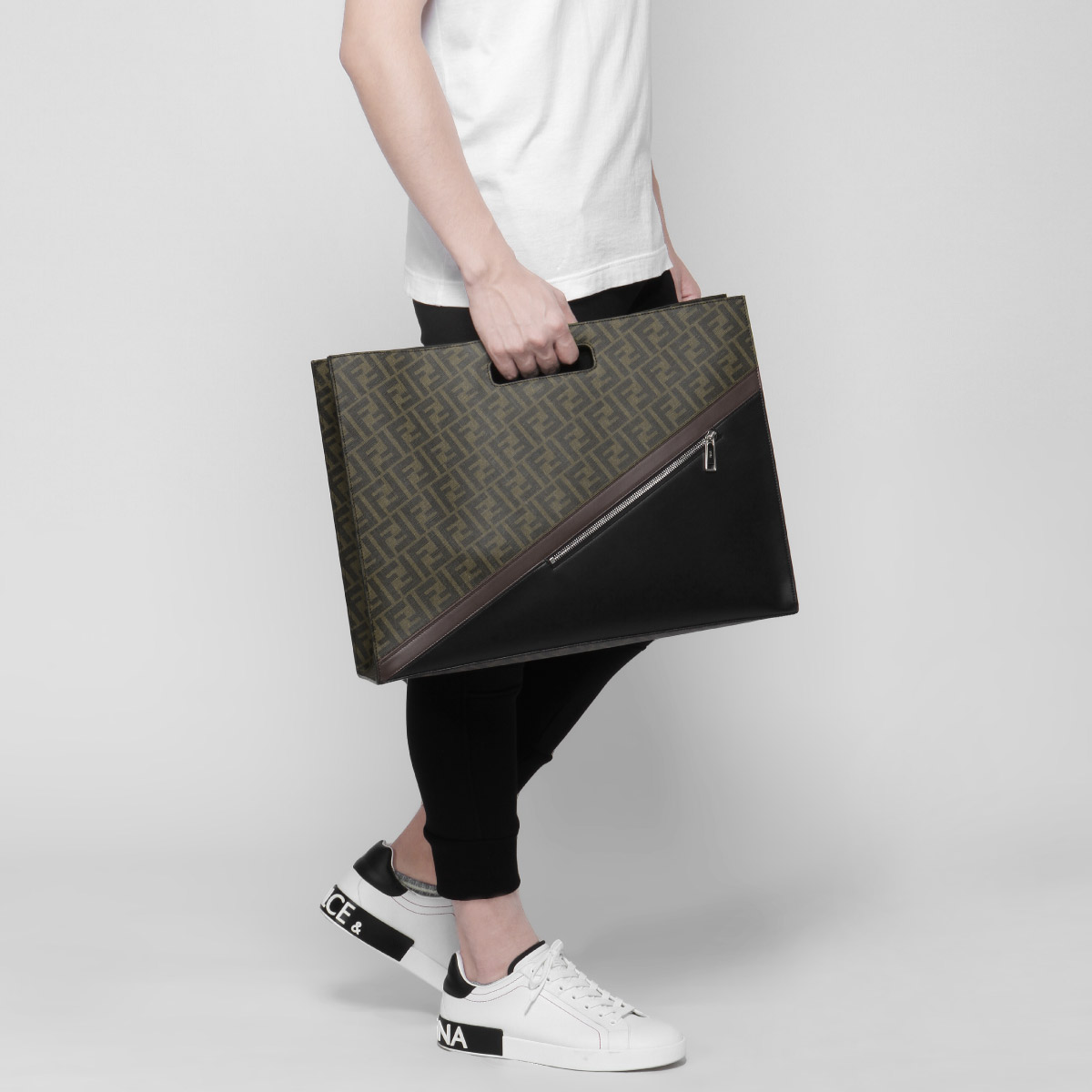 楽天市場 フェンディ Fendi バッグ メンズ 7va480 xs F199b トートバッグ Tab Mores Nr P ブラウン インポートショップ ｄｏｕｂｌｅ