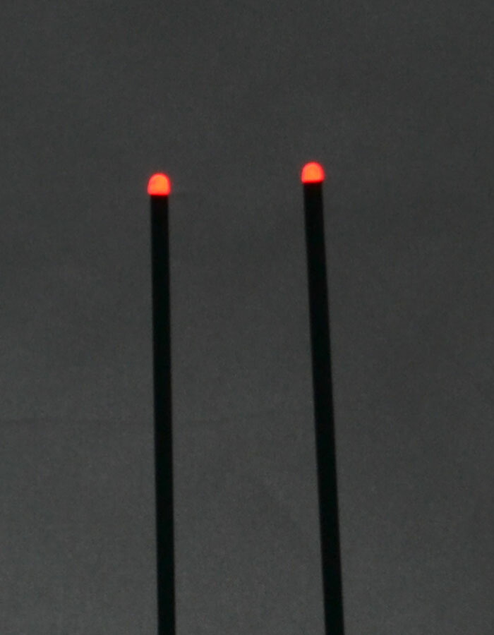 火を使わない電池式のledろうそく 店内p最大5倍 仏壇 仏具 お取り寄せ商品 電池式 安心のろうそく 中 Led 茶色 燭台付き 電池ろうそく ロウソク 贈答用 お気に入り 白色 火を使わない お供え ろうそく 贈答