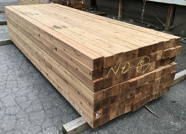 【楽天市場】杉角材 特等 人工乾燥 徳用品(二等品)3000×90×90ミリ 1本バタ角/大引/母屋/ウッドデッキ/エクステリア部材/束 ...