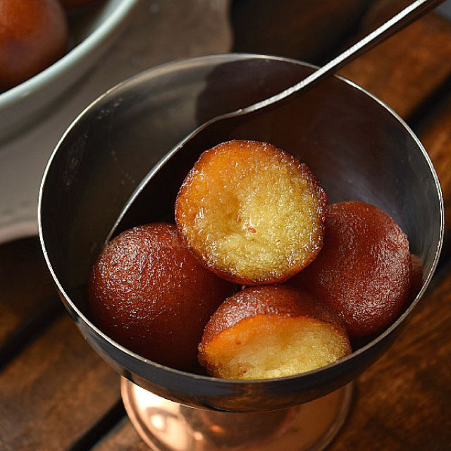 【楽天市場】グラブジャムン【GULAB JAMUN 1KG】【HALDIRAM'S】インドスイーツ 世界一甘い！インドのお菓子インド お菓子 おかし