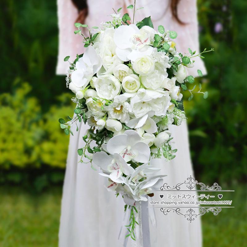 御芽出度胸花 キャスケードブーケ 御芽出度 胸花 お嫁さん 二次会 交歓会 造花 前撮り 外国で挙式 御芽出度胸花 御芽出度 芸術お花 白いこと 白 父の日