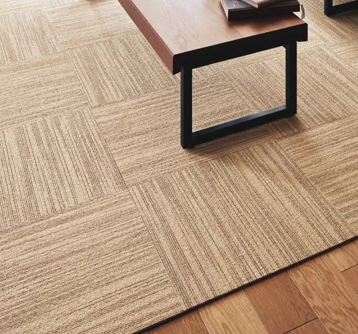 東リ 接着剤不要 洗える タイルカーペット ファブリックフロア スクエア40 スズカスリ 50 50 4色 ホワイト ブラック ブラウン グレー 防炎 制電 防汚 防ダニ 防音 消臭 床暖房 安全 子供部屋 置くだけ 2畳 3畳 6畳 ダイニング 居室 居間 リビング 玄関