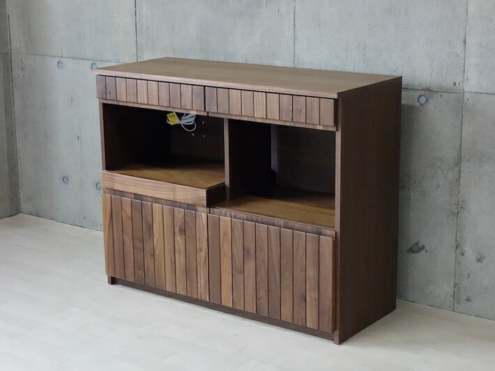 ウォールナット ナチュラル 北欧 モダン おしゃれ カウンターボード 幅120 キッチンカウンター レンジ台 ブラウン 無垢 収納家具 インテリア家具 リビング収納 木目調 空間演出 インテリア性 便利 シンプルデザイン 幅広タイプ 省スペース AV収納 北欧デザイン 高級感