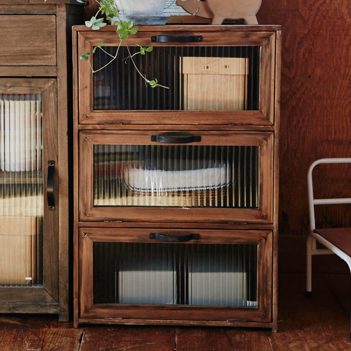 木製ガラスキャビネット 引き出し付き 楽天市場】ガラスキャビネット 幅40cm 2段 引出し付 Toreno 天然