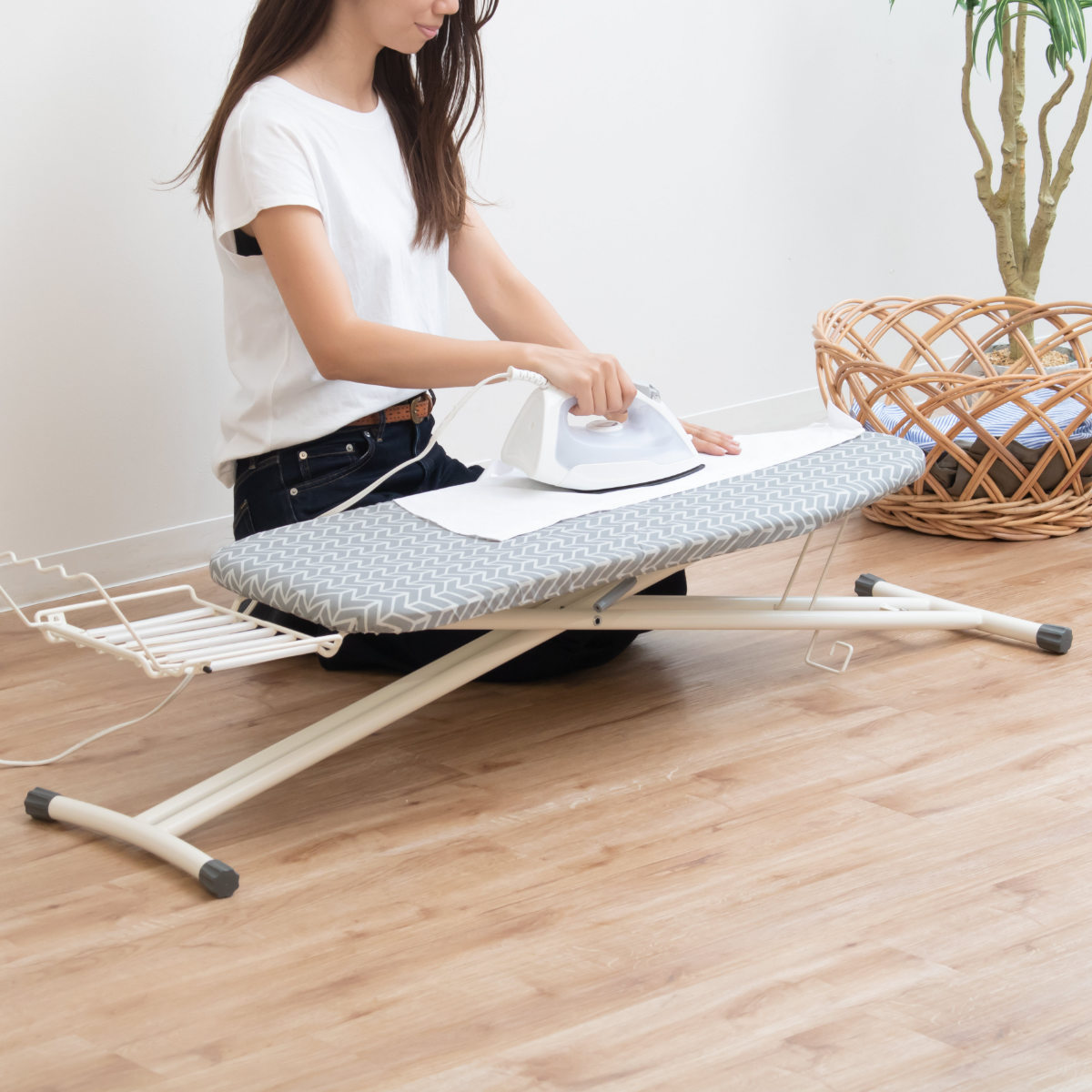 楽天市場】山崎実業 アイロン台 スタンド式おてがるプレス アイロン台