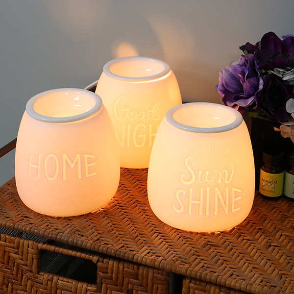 アロマランプ 照明 アロマライト ｅｔｔｅｒｉｎｇ 送料無料 アロマディフューザー テーブルライト インテリアライト 卓上 ライト ベッドルーム 香り 香 癒し アロマ コンセント式 陶器 リラックス おしゃれ 寝室 お買い得モデル