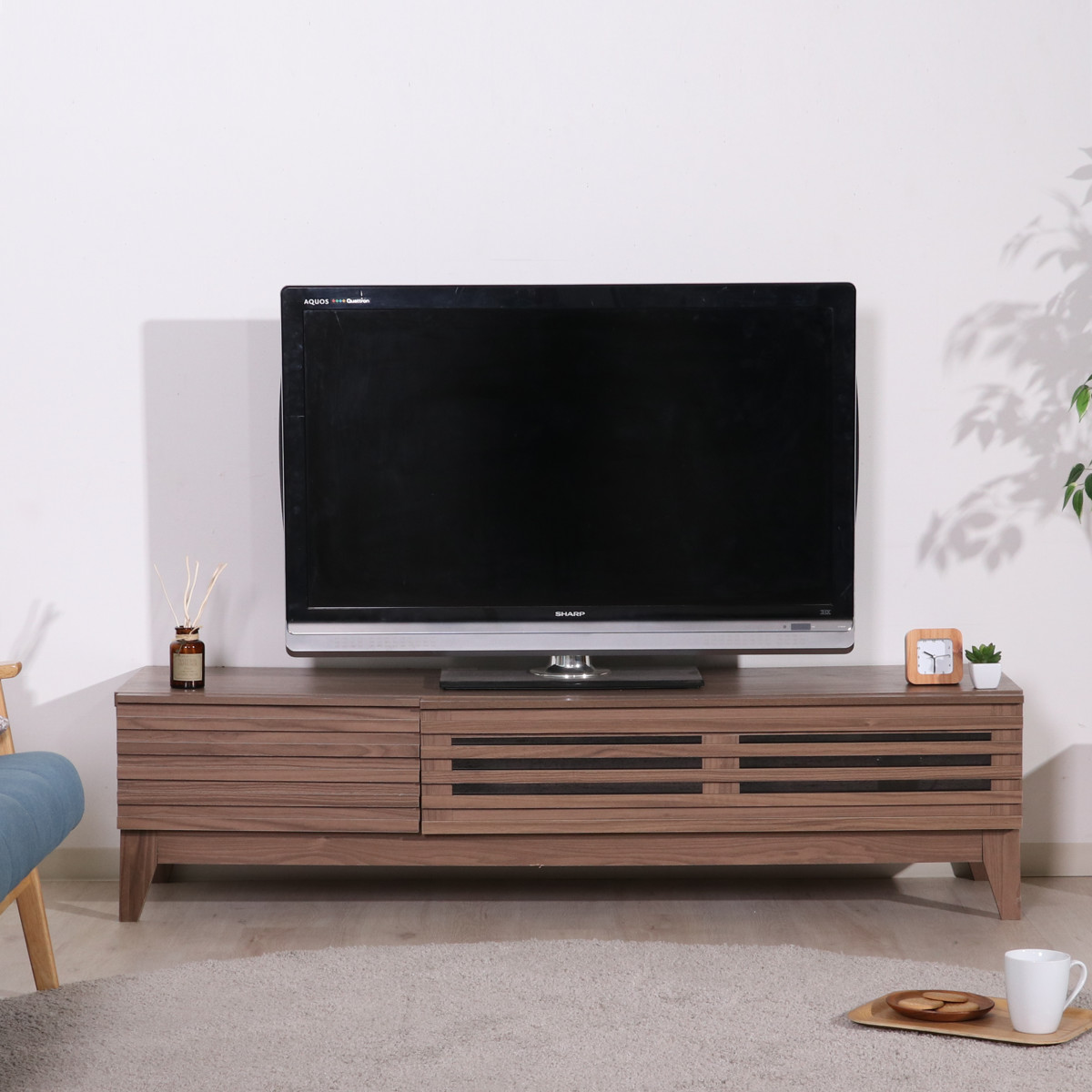 テレビ受像機台 幅150珊 置き目ゲーム盤 北欧風 ルーバーひな形 LINE （ テレビ受像機ゲーム盤 テレビ受像機仕合わせ TV台 TVゲーム盤 TV仕合わせ AVゲーム盤 AV仕合わせ リビング納める 脚付き添い人 今めかしい 下げ翼扉 肌理 ルーバー 透かし彫り 今めかしい ）【39販売店】