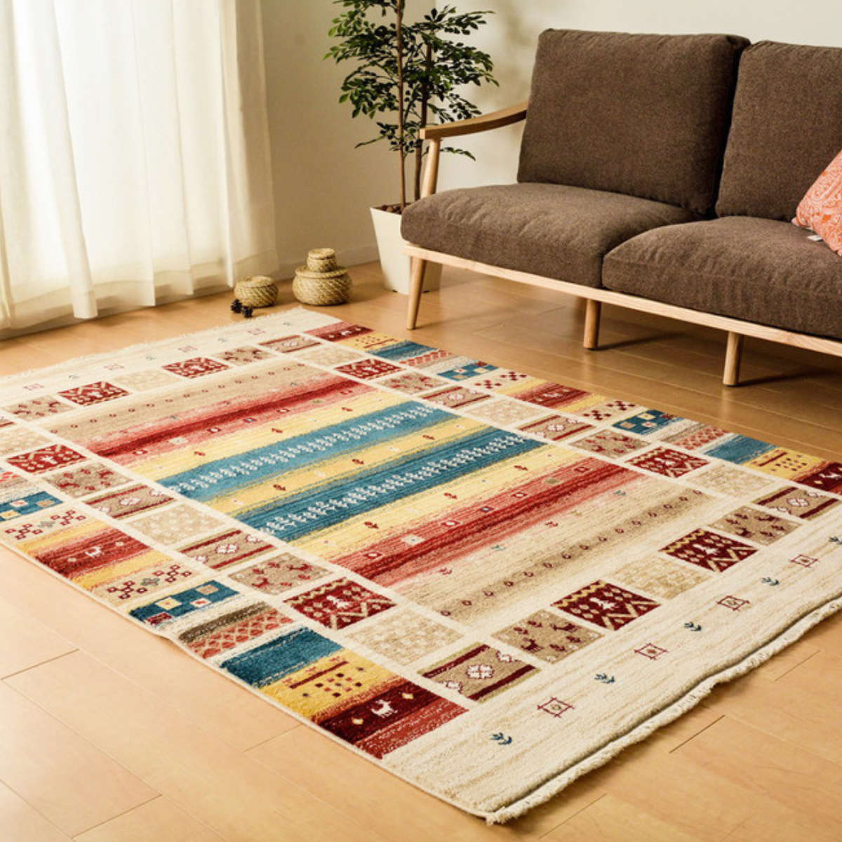 ラグ トルコ製ウィルトンラグ RAKKAS ヴィフ 140&times;200cm （ ラグマット カーペット 絨毯 ウィルトン織り リビング 居間 マット おしゃれ 丈夫 やわらか 長方形 折りたためる ）【39ショップ】｜インテリアパレット