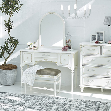 Interior Palette White With The Stock Limit Arrivalless