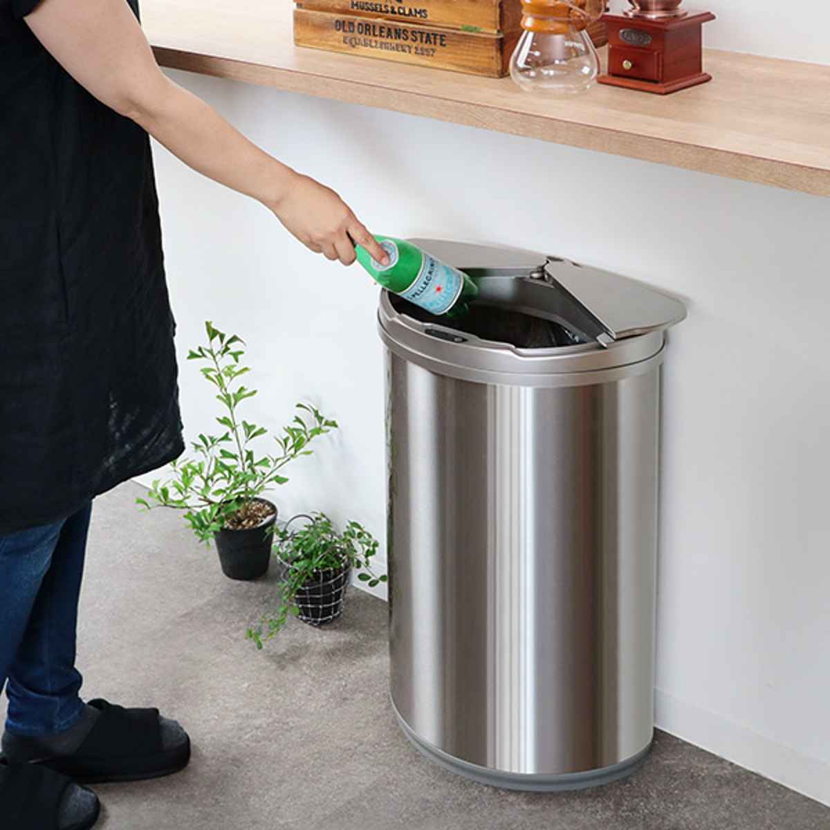 ゴミ箱 47L ステンレス センサー式 （ アルコ 自動開閉 47リットル 47l ダストボックス 電池式 ふた付き キッチン大容量 棚下 シンプル おしゃれ リビング 横開き カウンター カップボード スリム 非接触 自動 ） 【39ショップ】