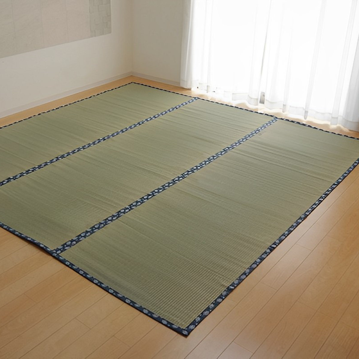 い草 カーペット 国産 上敷き 双目織 ほほえみ 三六間 中京間 4.5畳 約273×273cm （ マット い草マット い草カーペット い草上敷き 絨毯 畳カバー 中京 正方形 畳める コンパクト リバーシブル 国産い草 空気清浄 防臭 抗菌 ） 【39ショップ】
