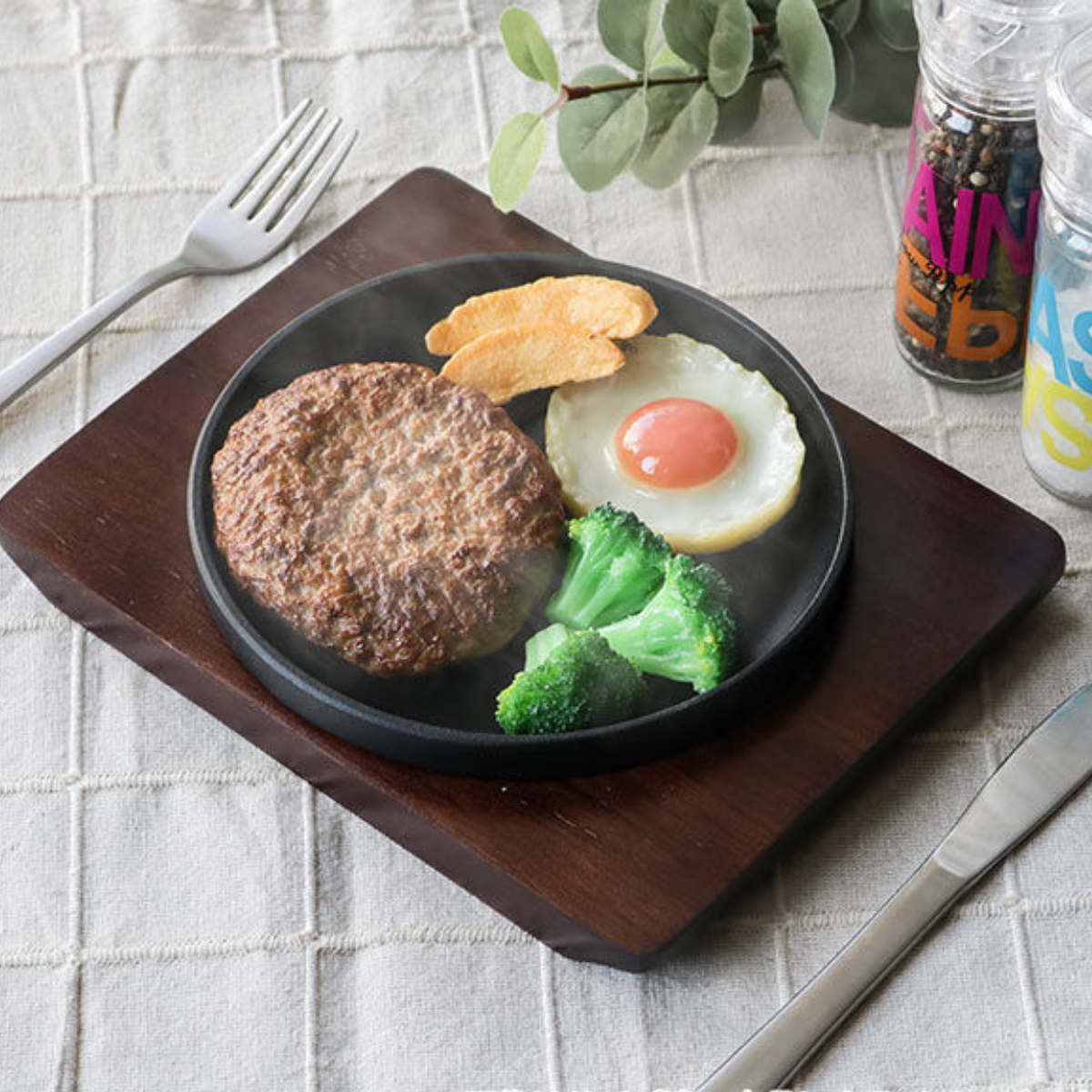 ステーキ皿 21cm スタッキング 木製プレート付き 鋳鉄 IH対応 （ オーブン対応 ガス火対応 鉄板プレート 木皿付き 鉄製プレート 鉄板 鉄製 ステーキプレート 鉄板皿 鉄皿 鉄鋳物 丸型 ガス火 IH ガス 両対応 対応 OK ） 【39ショップ】