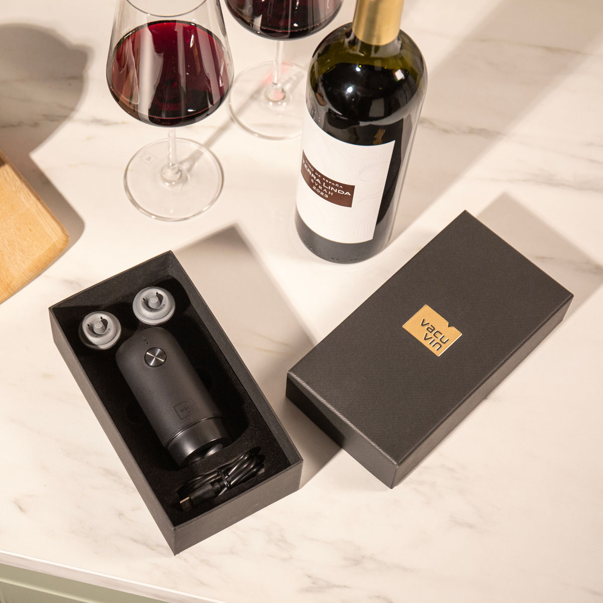 ブドウ酒ストッパー バキュバン 電動 ワインセーバー （ vacuvin 壜ストッパー 電動揚水機 ブドウ酒保護すること ブドウ酒グッズ 燻す押しとどめる 密閉保護すること 申し受ける式 脱気 保護すること栓 ブドウ酒用旗がしら 栓 ブドウ酒旗がしら ブドウ酒装置 今めかしい 黒いこと ）【39販売店】
