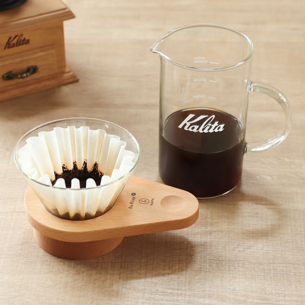 Kalita カリタ ドリッパー WDG-185 しずく型セット 2 4人用 ガラス 耐熱ガラス 三つ穴構造 ドリップ コーヒー コーヒードリッパー おしゃれ ウェーブ ガラスコーヒードリッパー ウェーブドリッパー ホルダー サーバー トレー 39ショップ