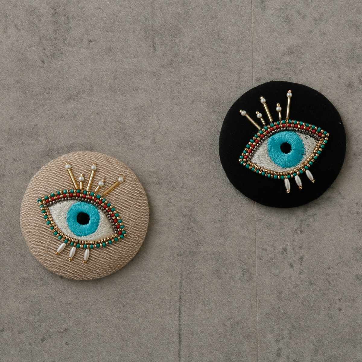 手鏡イーブルアイミラービーズ刺繍コンパクト