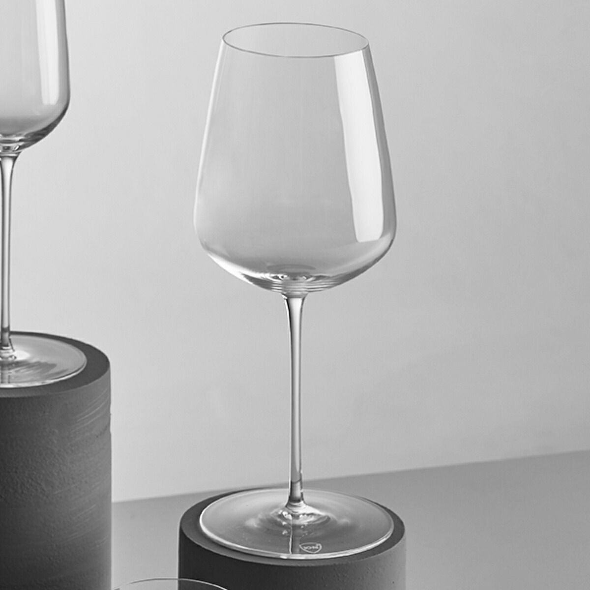 ワイングラス 550ml NUDE ステムゼロ ガラス （ 食洗機対応 グラス コップ カップ ガラスコップ 耐久性 丈夫 職人 シンプル 軽量 ワイン お酒 アルコール ボックス入り ギフト おしゃれ ）【39ショップ】｜インテリアパレット