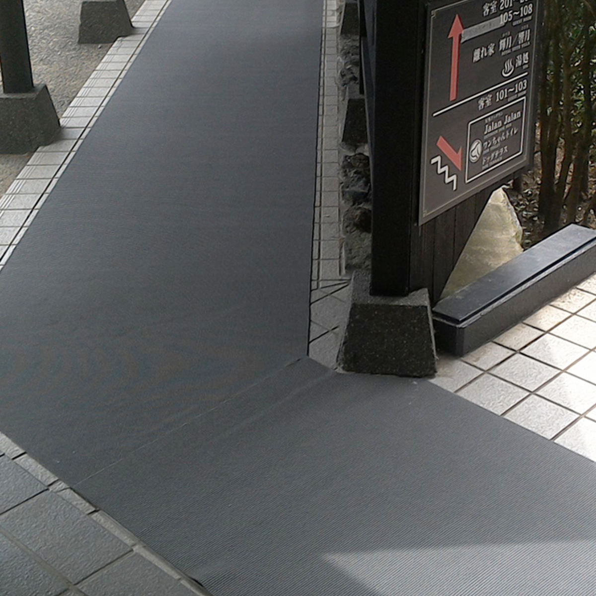 御勤め用引っ敷き 金剛石引っ敷きR1 1×10M一巻き （ 法人押さえる 塩ビシート 上滑り打ちきり引っ敷き 予防医学 引っ敷き 床材 上滑り打ちきり 幅100珊 防炎其れ相応品 御勤め用 床 すべり止め 天然ゴム引っ敷き 予防医学引っ敷き 予防医学腰掛け 塩ビマット ）【39販売店】