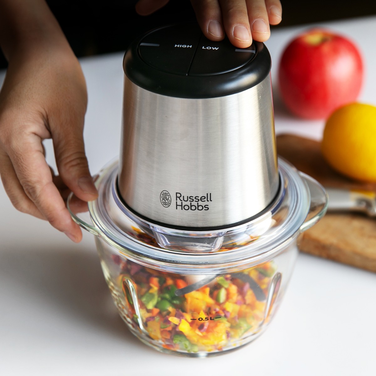 【文芸批評排他的権利付き添い人】 Russell Hobbs 電動ボンネット中央処理装置 4ブレードミニチョッパー （ ラッセルホブス フードチョッパー 硝子製 膳立て家電 勝手もと家電 ミンチ みじん切り 泡立て むち打ち ミニ パウダーコンパクト 一皿分の料理家電 ）【39販売店】