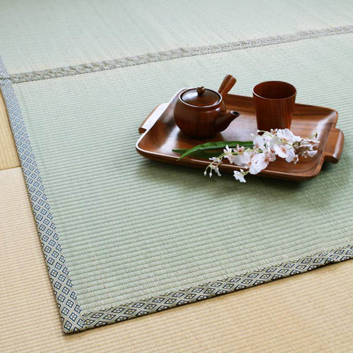 ラグ い草 上敷き 白山 江戸間 双目 6畳 （ い草ラグ い草マット い草カーペット 夏用ラグ おしゃれ ごろ寝マット いぐさ ござ 和 抗菌 消臭 防臭 寝ござ リビング 居間 赤ちゃん 子供 夏 リバーシブル 畳める ）【39ショップ】｜インテリアパレット 8,968円
