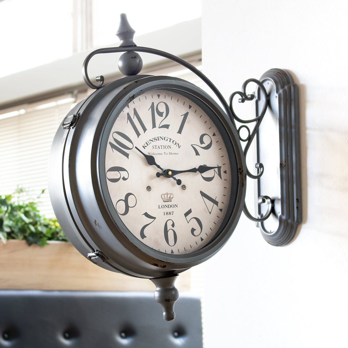 【楽天市場】掛け時計 ウォールクロック アンティーク 両面 グレー 幅52cm （ 送料無料 壁掛け時計 時計 インテリア 壁 両面時計