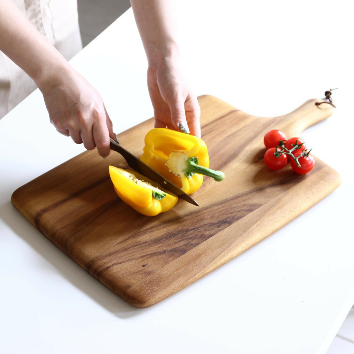 カッティングボード 50cm Bono おしゃれ まな板 アウトドア アカシア インテリア オイル仕上げ キャンプ サービングボード プレート レクト 北欧 取っ手付き 大き目 木 木製 木製まな板 皿 肉 送料無料 野菜 直営店に限定 レクト