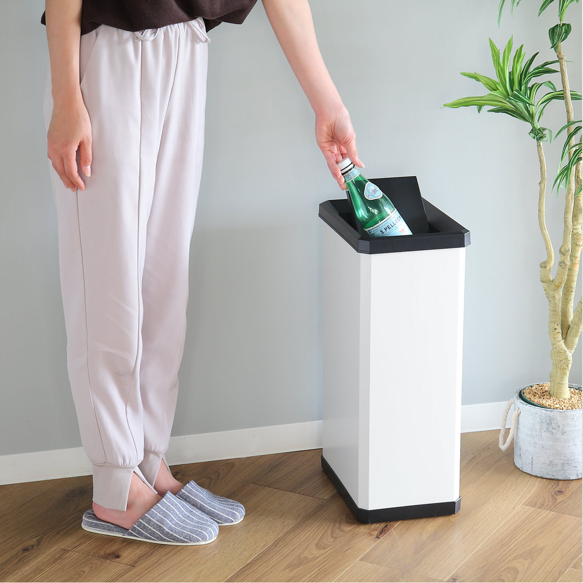 【法人押さえる】 屋内用紙くずかご 御勤め用砂ぼこりボックス席 23L S大きさ 折りかえしボックス席 象牙色色 （ 貨物輸送無料 屋内用 紙くずかご 紙くずかご 屋内 上蓋付き添い人 スチール写真製 くず物ばこ スチール写真 23リッター 事務室 事務室 御勤め用 ） 【39販売店】