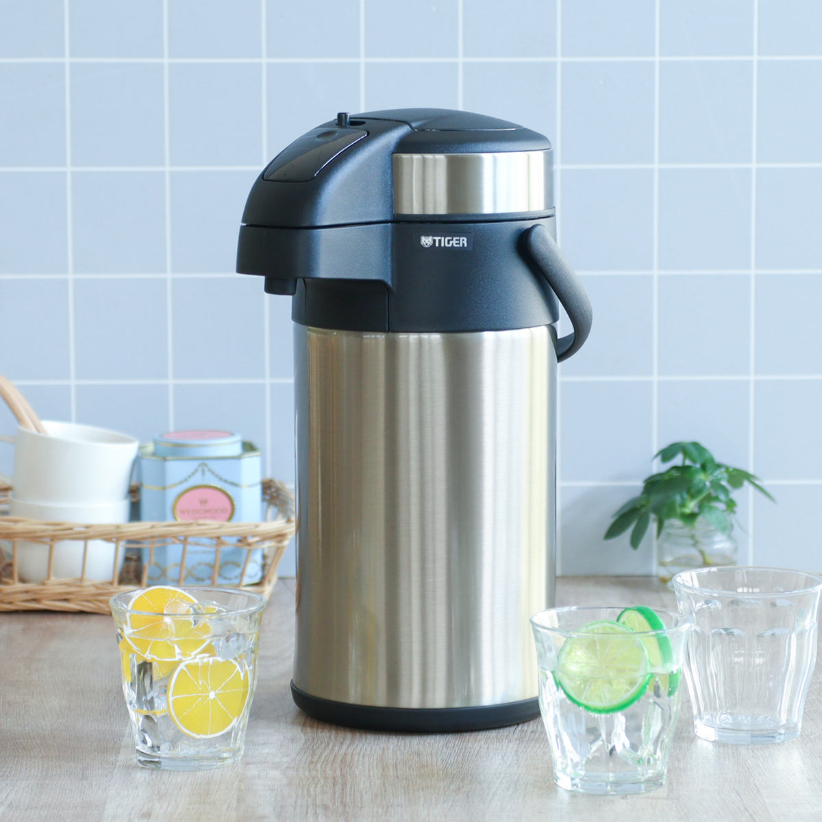 虎 ステンレス鋼ポット 4L ステンレスエアポット 卓上ポット ステンレス鋼製 （ タイガー魔法瓶 ステンレス鋼 ポット 保温 保冷 手動 保温ポット 省エネ 大静電容量 アウトドア でき事 室外 ）【39販売店】