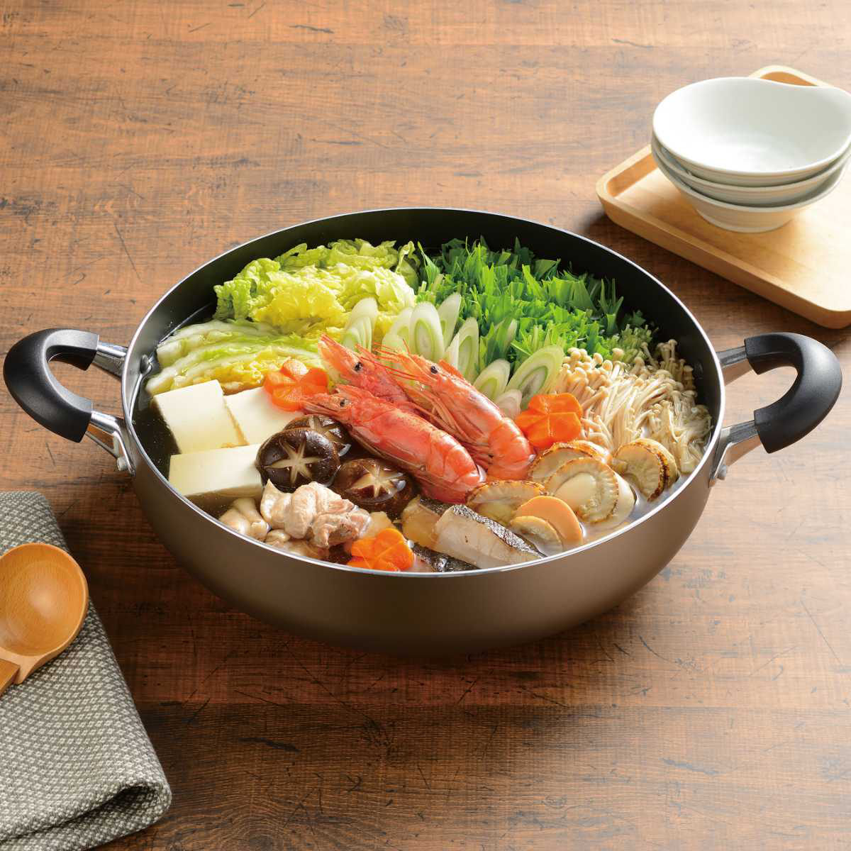 なべ IH対応アルミ芯3層鋼土鍋風なべ 26cm | 下村企販株式会社