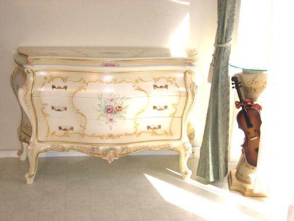 姫系アンティーク　特価　ロココ　高級イタリア　チェスト　タンス　シリック❓ 姫系アンティーク 特価 ロココ 高級イタリア チェスト タンス シリック