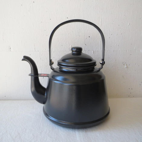 HEARTH DESIGN / RETRO HORO KETTLE 2.3L / MAT BLACKハース 目論む / レトロ ホーロー 湯わかし ２．３Ｌ / つや消し黒いことRTK-02湯わかし/ポット/ホーローケトル/ほうろう/琺瑯/国産/日本製