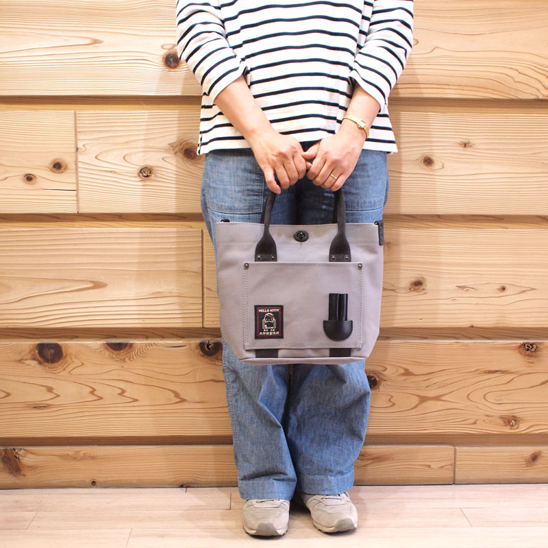 犬印鞄製作所　前掛け　ハローキティ 犬印鞄×HELLO KITTY／前掛け | 犬印鞄 × HELLO KITTY | | 犬印鞄